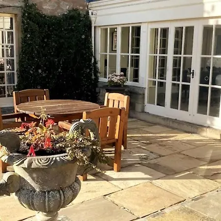 Exceptional Unique 5 Bedroom Manor House * Skipton