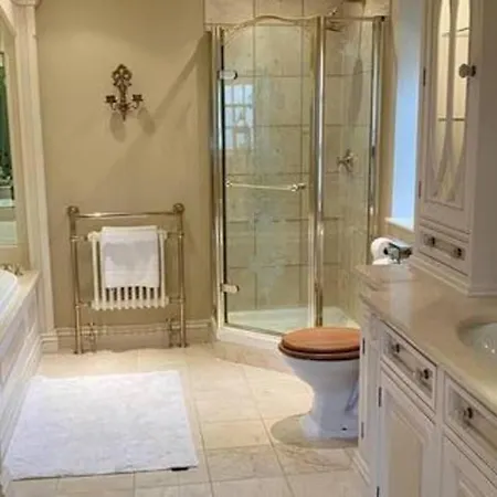 Exceptional Unique 5 Bedroom Manor House