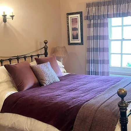 Exceptional Unique 5 Bedroom Manor House 스킵턴